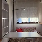 Urban Nest Modern With Parking 아파트