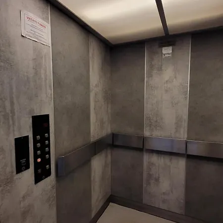 Urban Nest Modern With Parking Апартаменты *